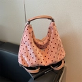 Roze polka dot hobo tas met fluwelen textuur en zilveren metalen strik decoratie - Roze