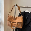 Borsa tote grande in finta pelle scamosciata marrone con tracolla regolabile - Senza Ciondolo / Marrone