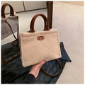 Sac fourre-tout en polaire beige avec poignées en cuir marron et bandoulière réglable - Kaki