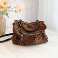 Große Shopper-Tasche mit Leopardenmuster, schwarzen Ledergriffen und Schultergurt - Groß / Kaffee Groß