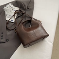 Sac seau vintage marron foncé avec texture cuir et bandoulière réglable - Brun Sans Pendentif