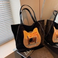 Sac cabas rétro en velours côtelé noir avec un grand patch chat jaune et des broderies - Noir