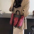 Bolso tote de leopardo burdeos y negro con asas de cuero y correa de hombro ancha - Estampado de Leopardo Rosa Rojo