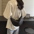 Borsa a tracolla minimalista nera a forma di mezzaluna in nylon impermeabile - Senza Ciondolo / Nero