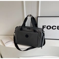 Borsa da viaggio grigio scuro impermeabile con scomparto scarpe e tracolla regolabile - Grigio