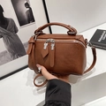Sac oreiller vintage marron en cuir à motif litchi avec accessoires argentés - Café (Sans Pendentif)
