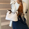 Vintage tote bag with retro print and large capacity in off-white and brown - White