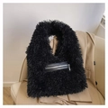 Bolso tote de felpa negra con bolsillo de cuero con cremallera para un look otoñal - Negro