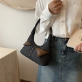 Sac sous le bras chic en denim gris foncé avec détails cuir et design col de chemise - Noir