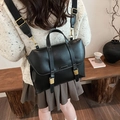 Bolso de mensajero retro en cuero negro mate con hebillas doradas y correa de tela - Negro
