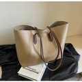 Minimalistische beige Leder-Einkaufstasche mit dunkelbraunen Riemen für den Alltag - Khaki