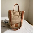Bolso saco acolchado caqui con asas de cuero y correa ajustable para mujer - Caqui