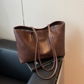 Dark brown retro tote bag in PU leather with dual shoulder straps and fashion logo - Coffee