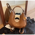 Zaino da donna in pelle PU marrone con ricamo a tema baseball e ciondoli graziosi - Marrone (Con Ciondolo)
