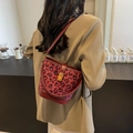 Bolso bombonera de leopardo para mujer en granate con cierre giratorio dorado y bandolera - Burdeos