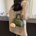 Retro dunkelgrüne Bowlingtasche mit Doppelgriffen und Schultergurt für Damen - Grün