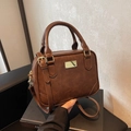 Braune Vintage Boston Handtasche aus Kunstleder mit Goldplatte und abnehmbarem Schultergurt - Braun