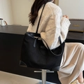 Minimalistische große schwarze Shopper-Tasche aus Canvas und Leder mit Schultergurten - Schwarz