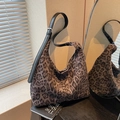 Borsa hobo vintage leopardata con tracolla regolabile in pelle nera elegante - Stile Leopardato Grigio Nero / Nero