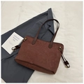 Sac fourre-tout en faux daim marron avec anses en cuir et détails anneaux métalliques dorés - Brun Sans Pendentif