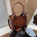Modische dunkelbraune Vintage-Eimertasche mit Tragegriff und verstellbarem Gurt - Braun