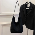 Schicke schwarze Schultertasche mit großem Fassungsvermögen für Damen - Schwarz