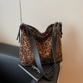 Modische Einkaufstasche mit Leopardenmuster, schwarzen Riemen und Vintage-Stil - Kaffeebraun