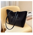 Bolso tote clásico de cuero sintético negro con bolsillo con cremallera y asas largas - Negro