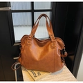 Bolso tote retro marrón de gran capacidad en cuero suave con detalles de remaches - Marrón