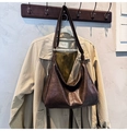 Retro deep brown large capacity hobo bag in matte PU leather with shoulder strap - No Pendant / Coffee