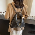 Bolso tote vintage de cuero negro con colgantes de béisbol y anillas metálicas - Con Colgante / Negro