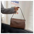 Borsa a bauletto chic in pelle martellata marrone scuro con cerniera argento - Marrone