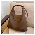 Bolso hobo marrón oscuro de cuero sintético plisado con solapa magnética y correa - Marrón