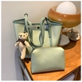 Set de bolso tote verde claro en cuero sintético con estuche y colgante de osito suave - Combinación de Bolso Y Bolsa / Verde
