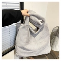 Bolso tote de piel sintética gris de felpa llevado en mano para estilo de invierno - Gris