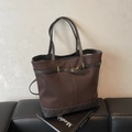 Borsa tote vintage marrone e grigia con fibbia in metallo dorato e spalline lunghe - caffè