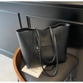 Bolso tote grande negro minimalista en cuero sintético mate con asas delgadas - Negro