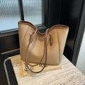 Borsa tote beige alla moda con finiture marrone scuro e interno molto capiente - Cachi