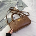 Borsa Boston marrone retrò con trama in pelle fine e dettagli in metallo dorato - senza ciondolo / Marrone