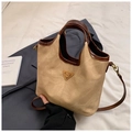 Sac fourre-tout rétro en cuir crème et marron avec logo triangle et bandoulière - Rouge (Sans Pendentif)