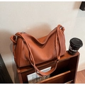 Sac sous le bras plissé marron en cuir PU avec un design de sac polochon minimaliste - Marron