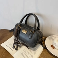 Sac oreiller chic en cuir noir avec poignées rondes et breloque chat mignonne - Avec Pendentif / Noir