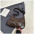 Sac bandoulière vintage marron foncé en similicuir usé avec boucle dorée élégante - Brun Sans Pendentif