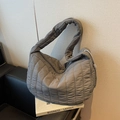 Elegante borsa tote trapuntata grigia con ampia tracolla e dettaglio con coulisse - Grigio