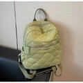 Zaino trapuntato verde chiaro con ricamo a fiocchi bianchi e tasche con cerniera - Verde