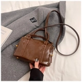 Vintage brown oil wax leather bowling bag with gold hardware and shoulder strap - Brown No Pendant