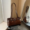 Bolso de hombro vintage marrón oscuro en cuero encerado pulido con detalle de hebilla - Marrón