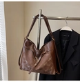Minimalist large capacity dark brown leather tote bag for women in office scene - No Pendant / Coffee