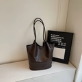 Grand sac cabas vintage marron foncé avec fines bandoulières et intérieur spacieux - Café sans pendentif