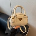 Bolso bowling retro color blanco crema con doble asa y correa de hombro ajustable - Estilo Bowling Vintage (911-205) / Blanco Roto